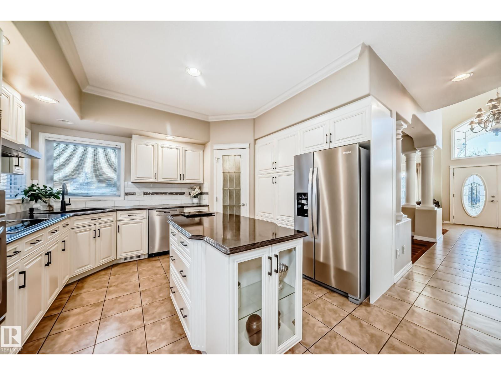 203 DARLINGTON CR NW