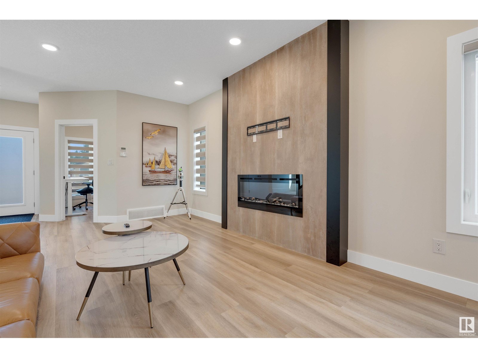 9839 153 ST NW
