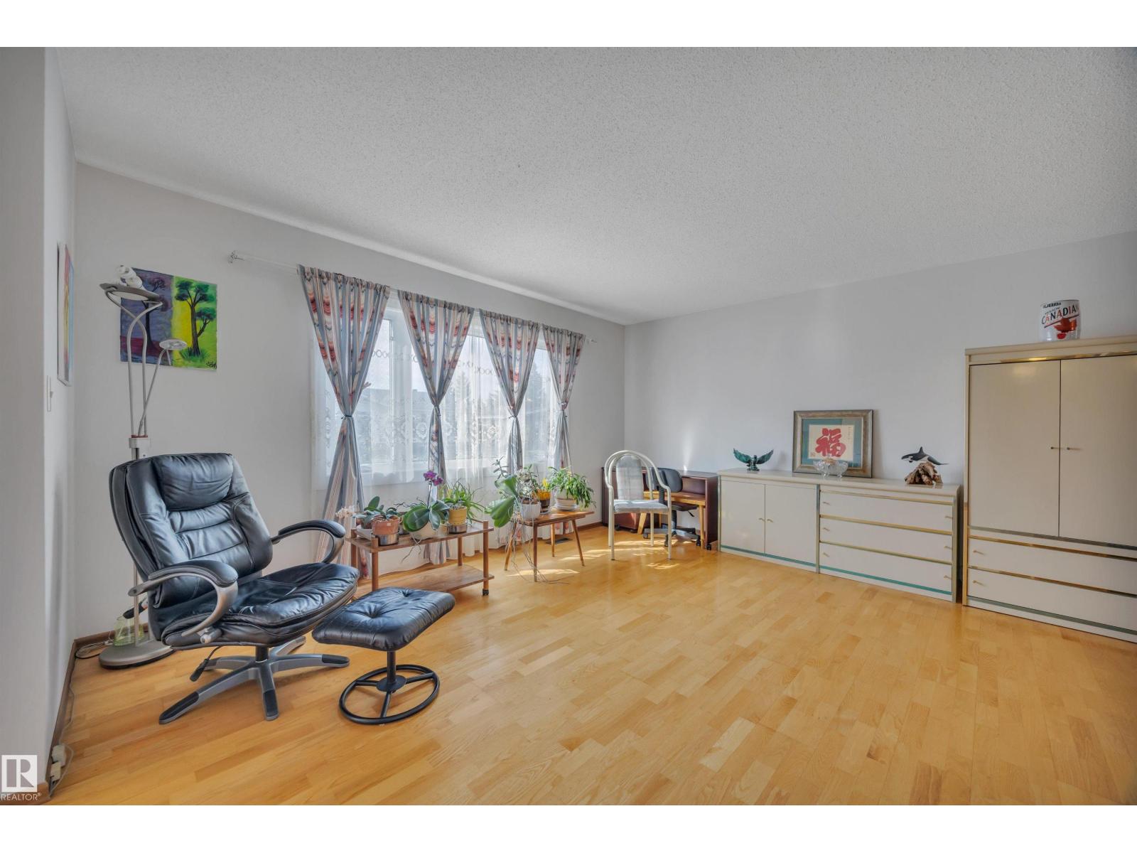12220 156 AV NW