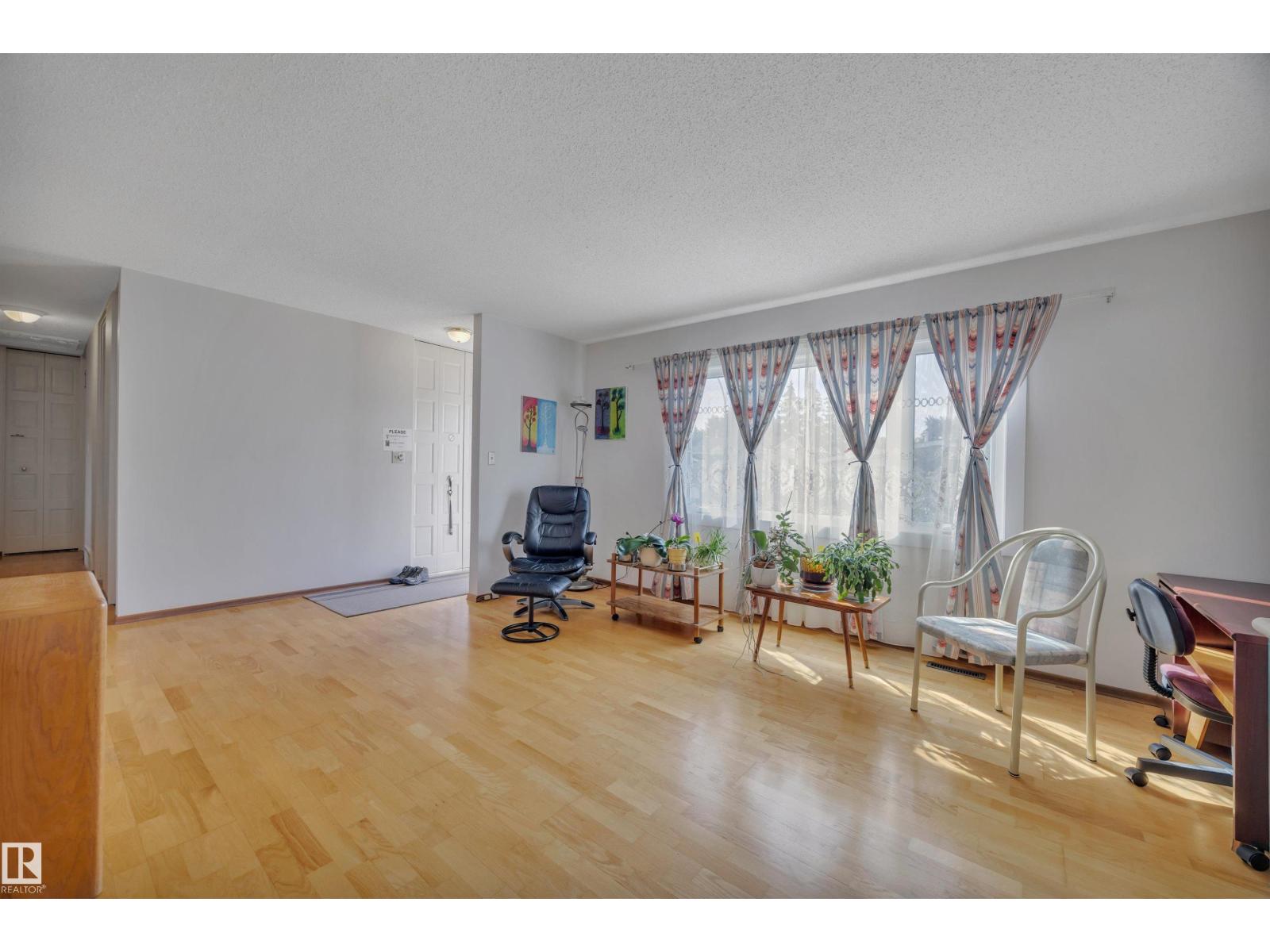 12220 156 AV NW