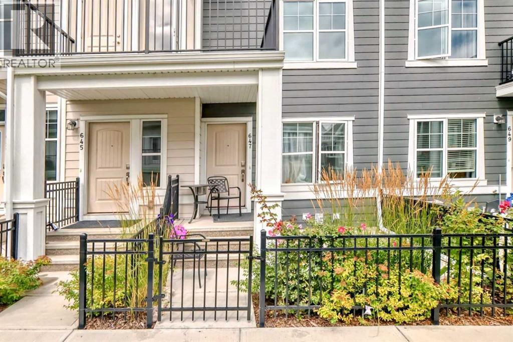 647 Cranbrook Walk SE