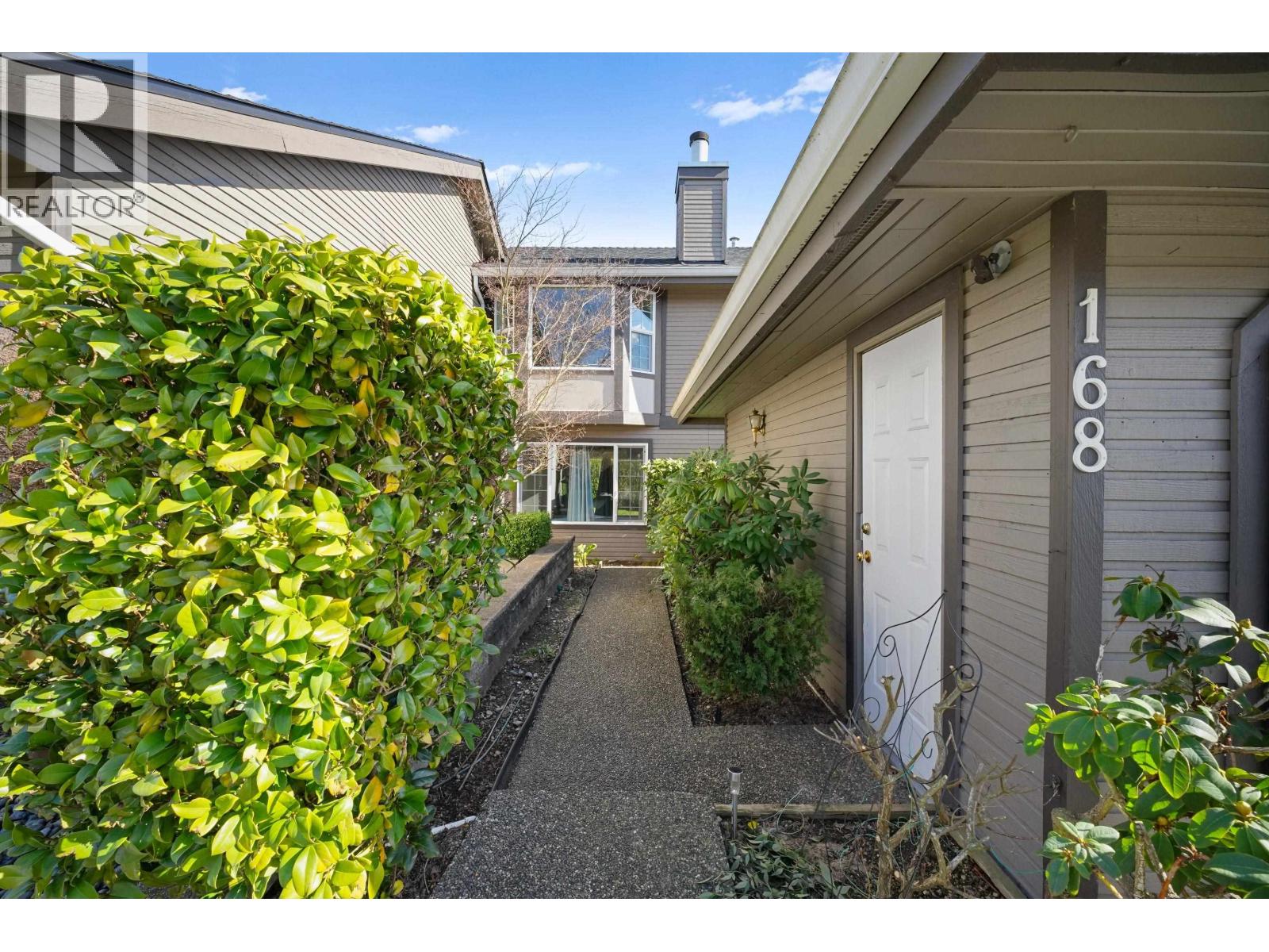 168 1140 CASTLE CRESCENT