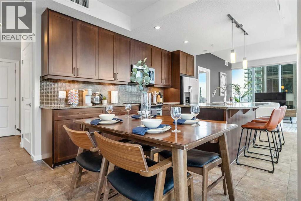 802, 211 13 Avenue SE