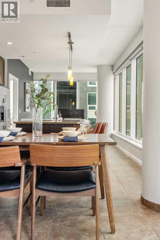 802, 211 13 Avenue SE