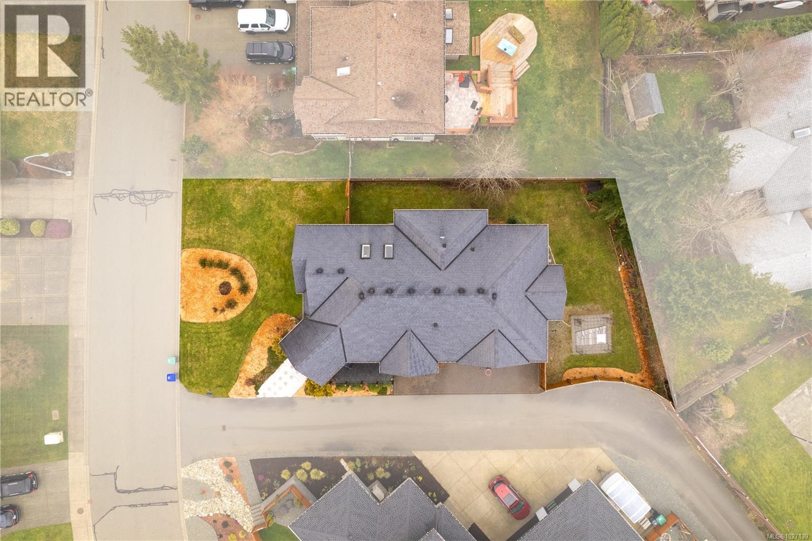 1674 Trumpeter Cres