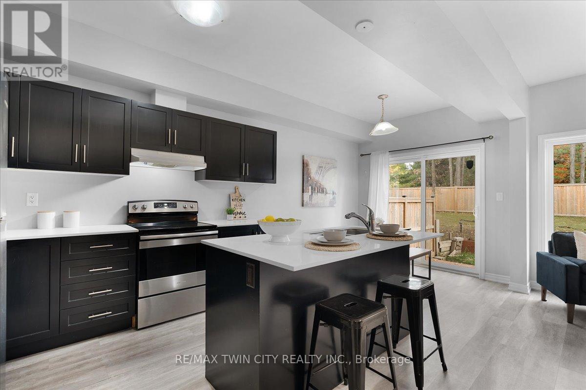 28 - 324 EQUESTRIAN WAY