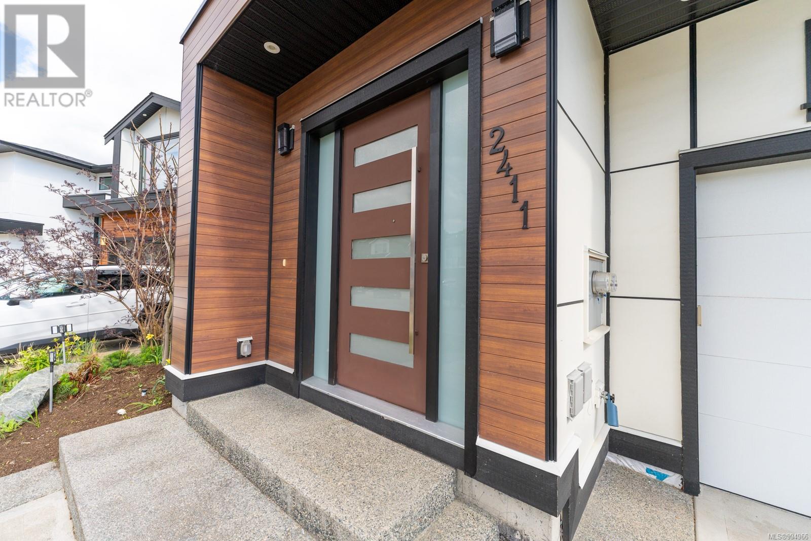 2411 Azurite Cres