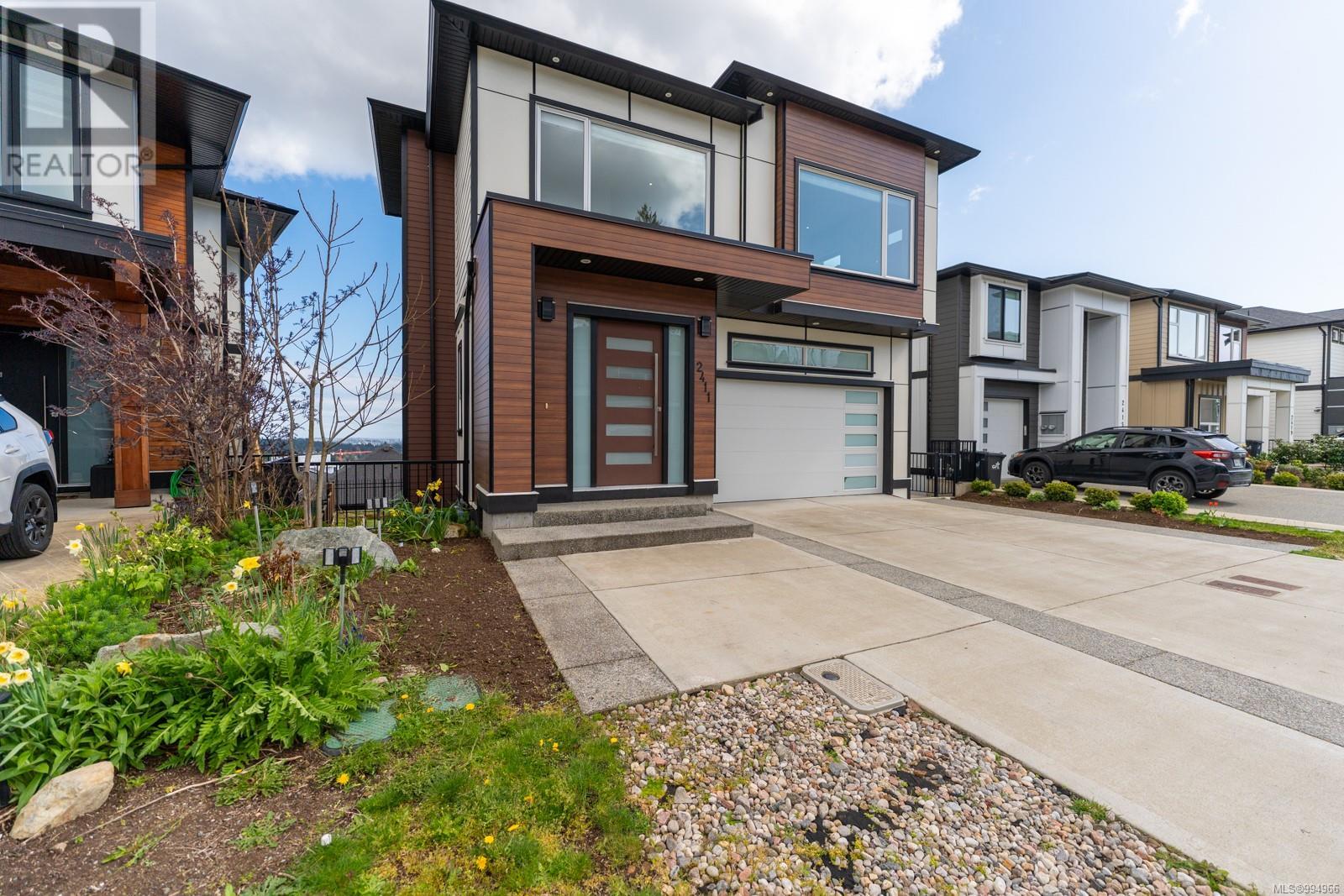 2411 Azurite Cres