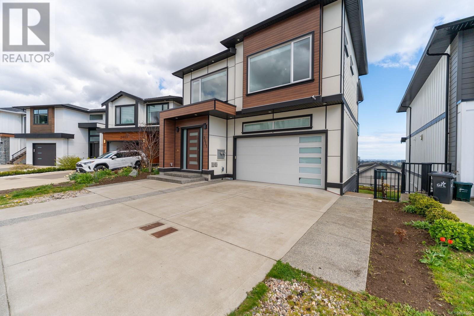 2411 Azurite Cres