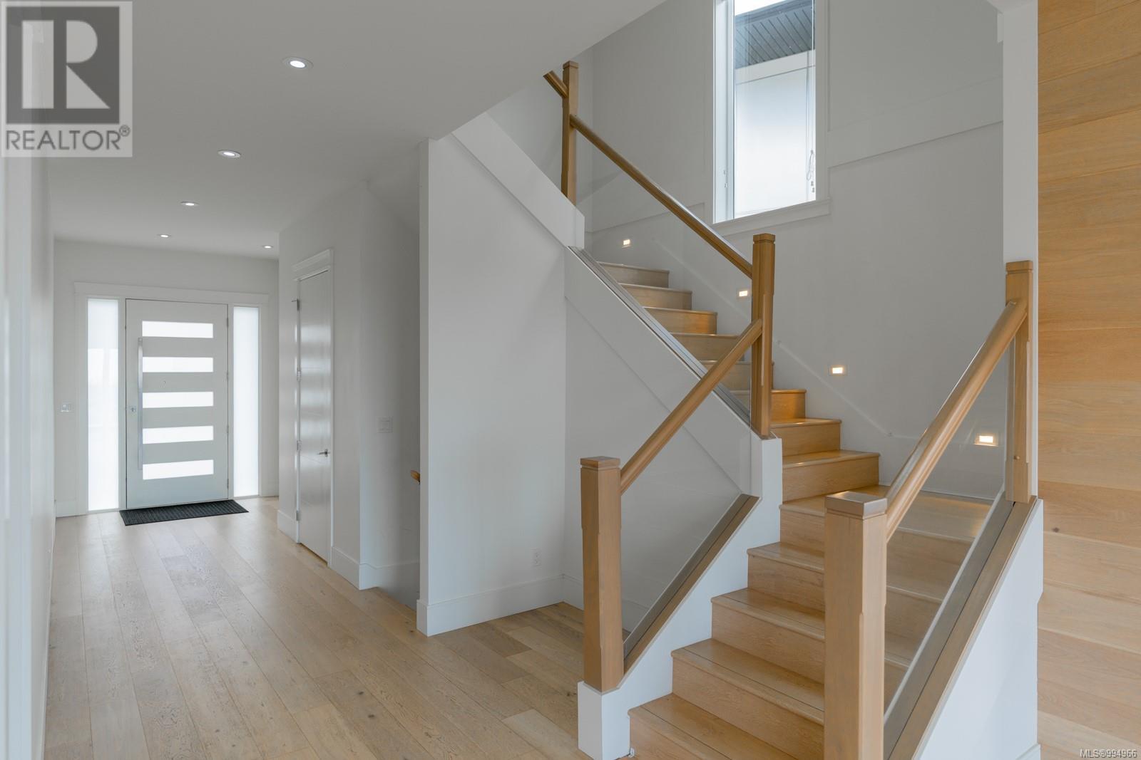 2411 Azurite Cres