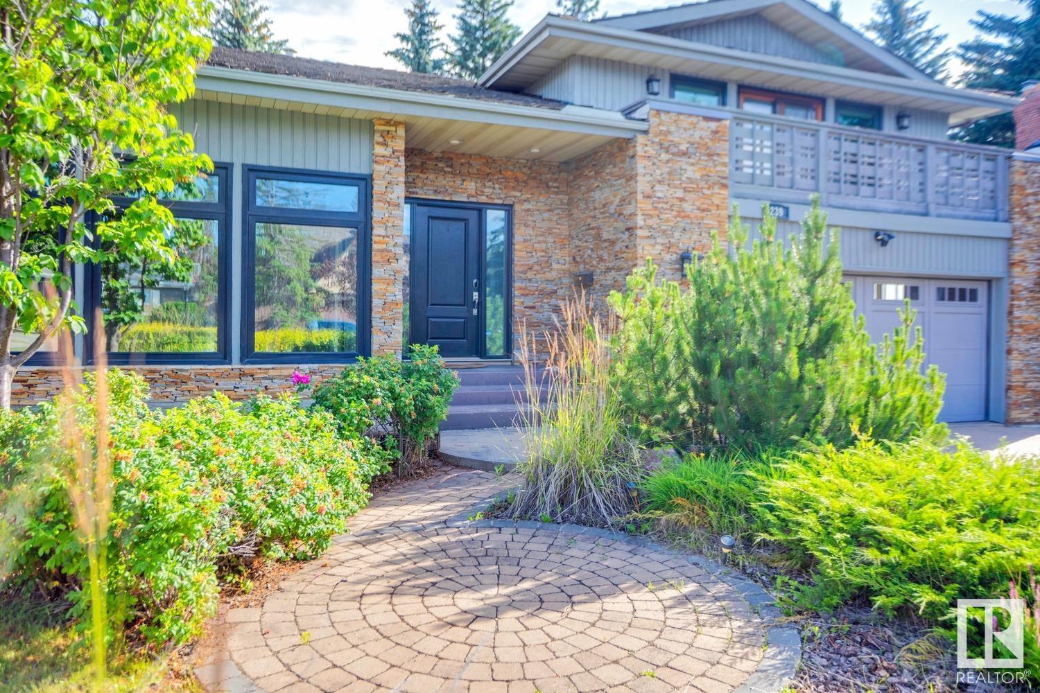 239 WAKINA DR NW