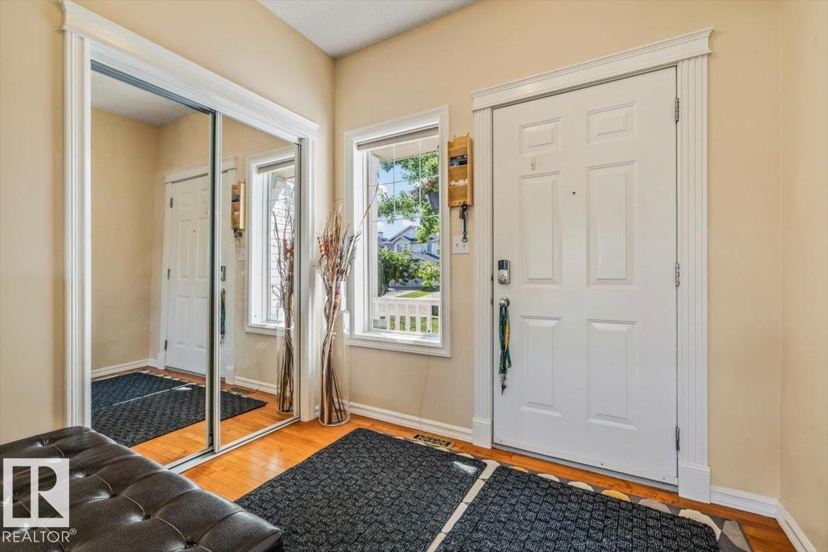 306 HILLIARD CL NW