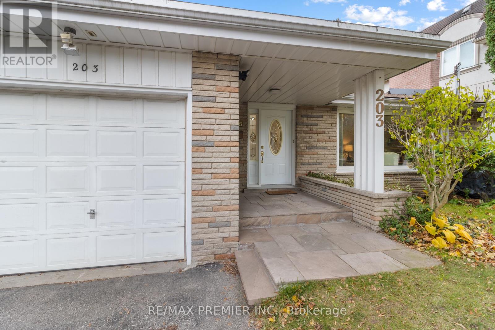 203 MARTIN GROVE ROAD