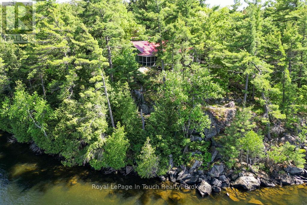 700 ISLAND 980 / DEER ISLAND