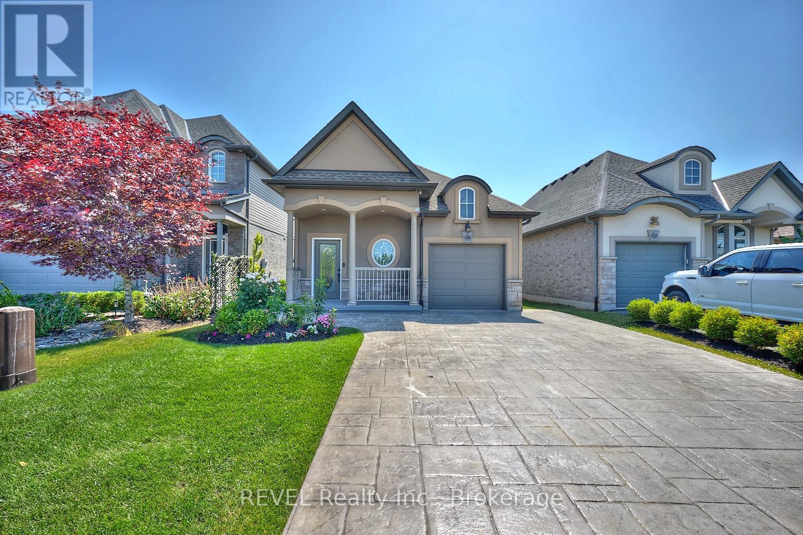 8446 JENNIFER CRESCENT