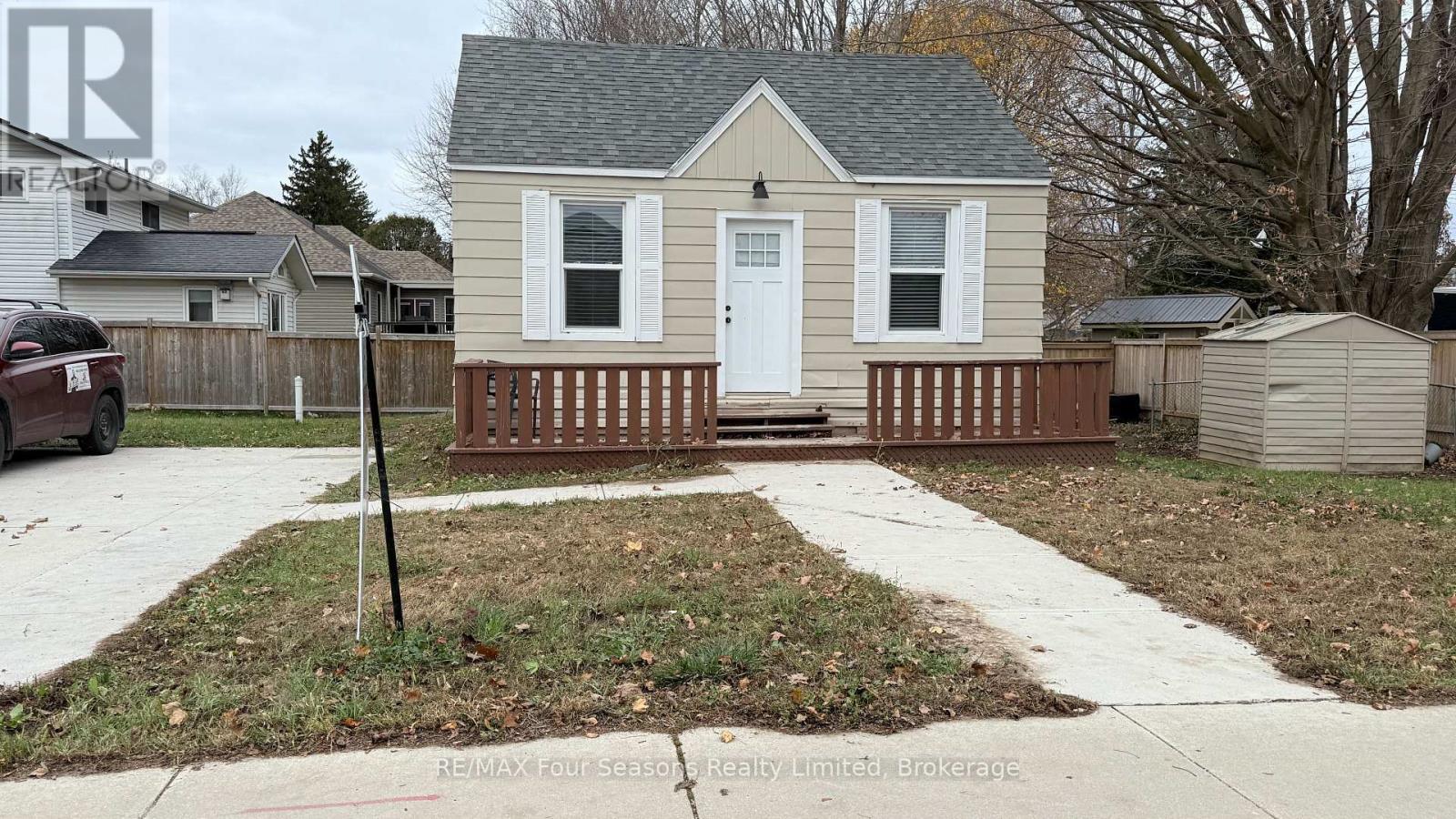 557 CATHERINE STREET