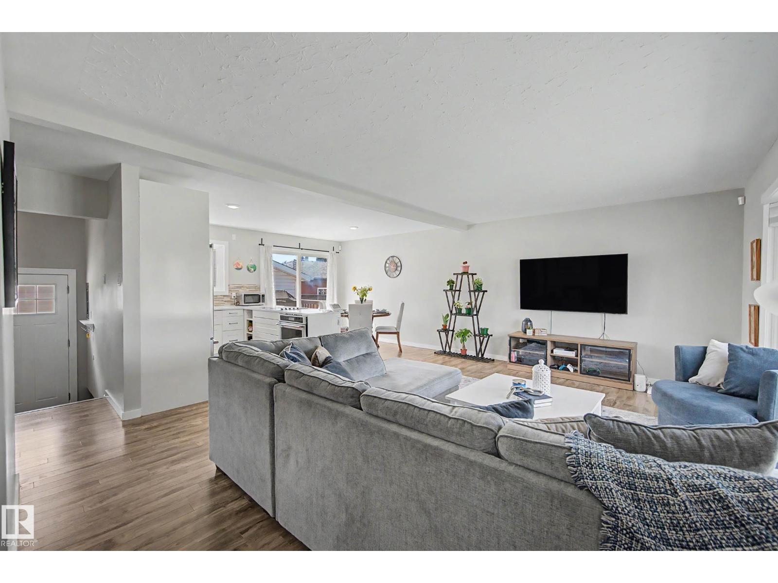 5407 106 AV NW