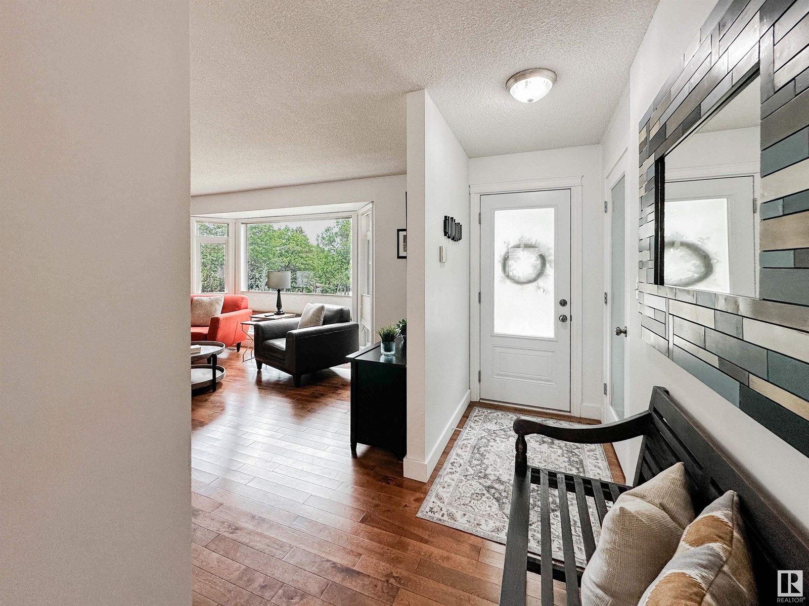 64 BELLEVUE CR