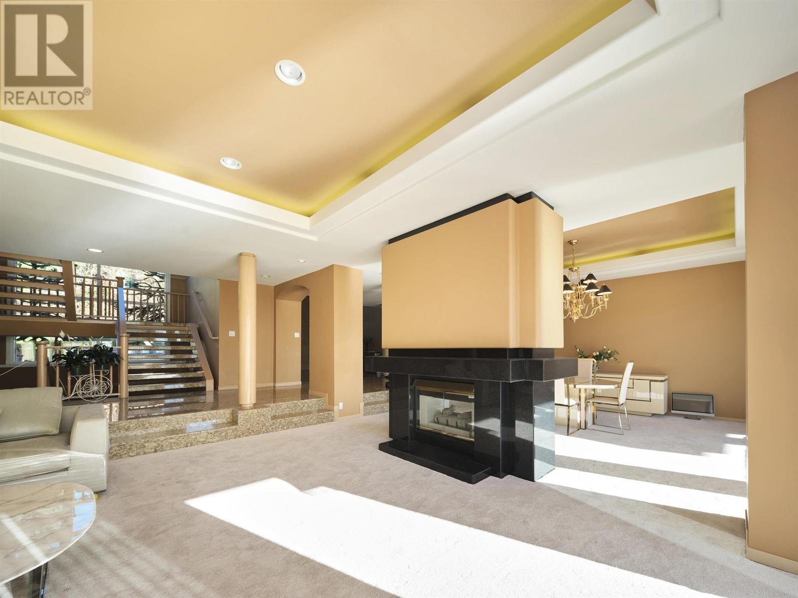 1025 KING GEORGES WAY