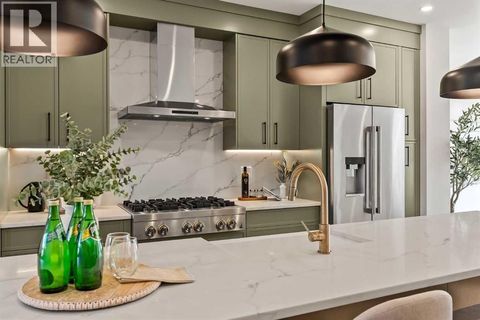 2013 34 Street SW Calgary AB T3E2V9