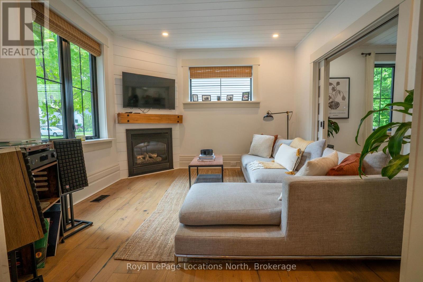 24 MARSHALL STREET W