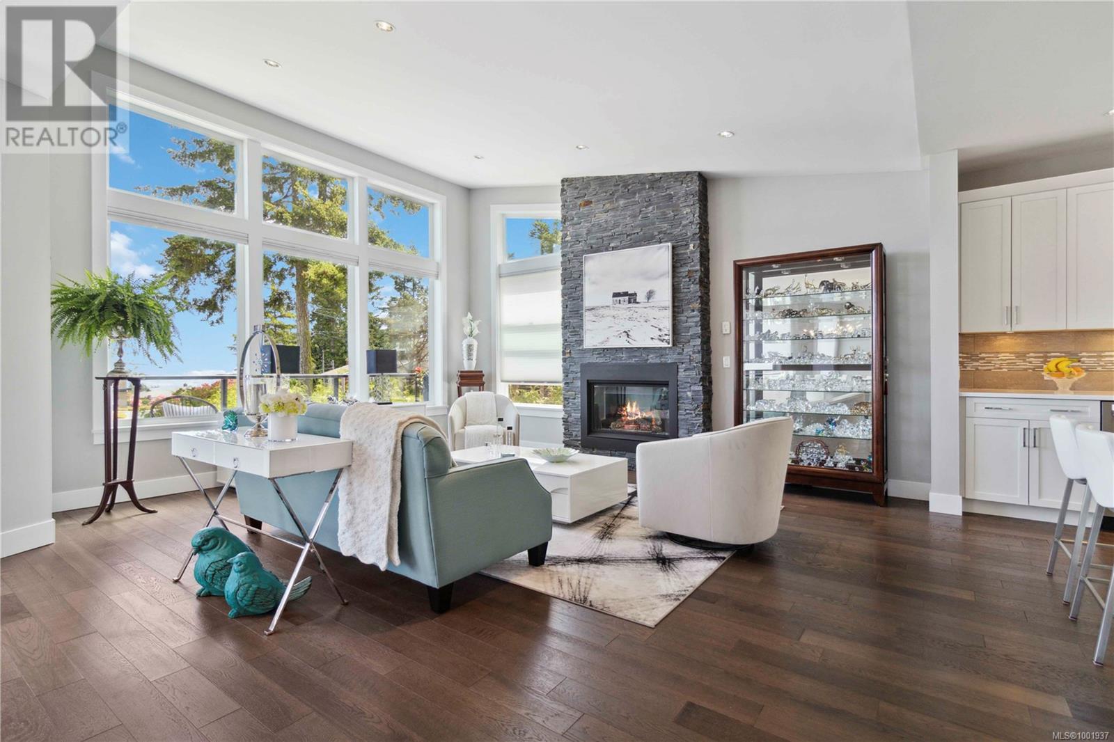708 Demel Pl
