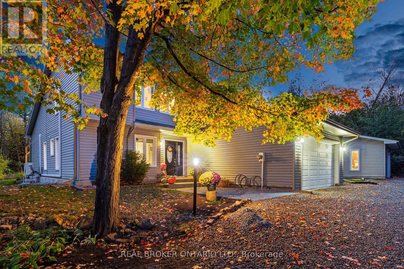 967 UPPER DWYER HILL ROAD