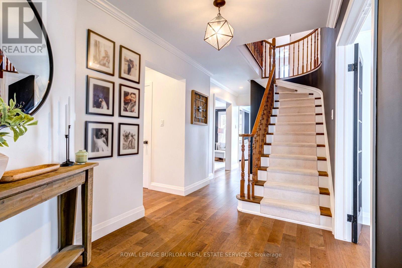 34 AMBLECOTE PLACE