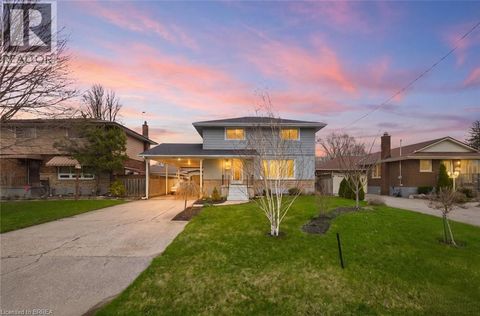 22 PARIS Road Brantford ON N3R1H7