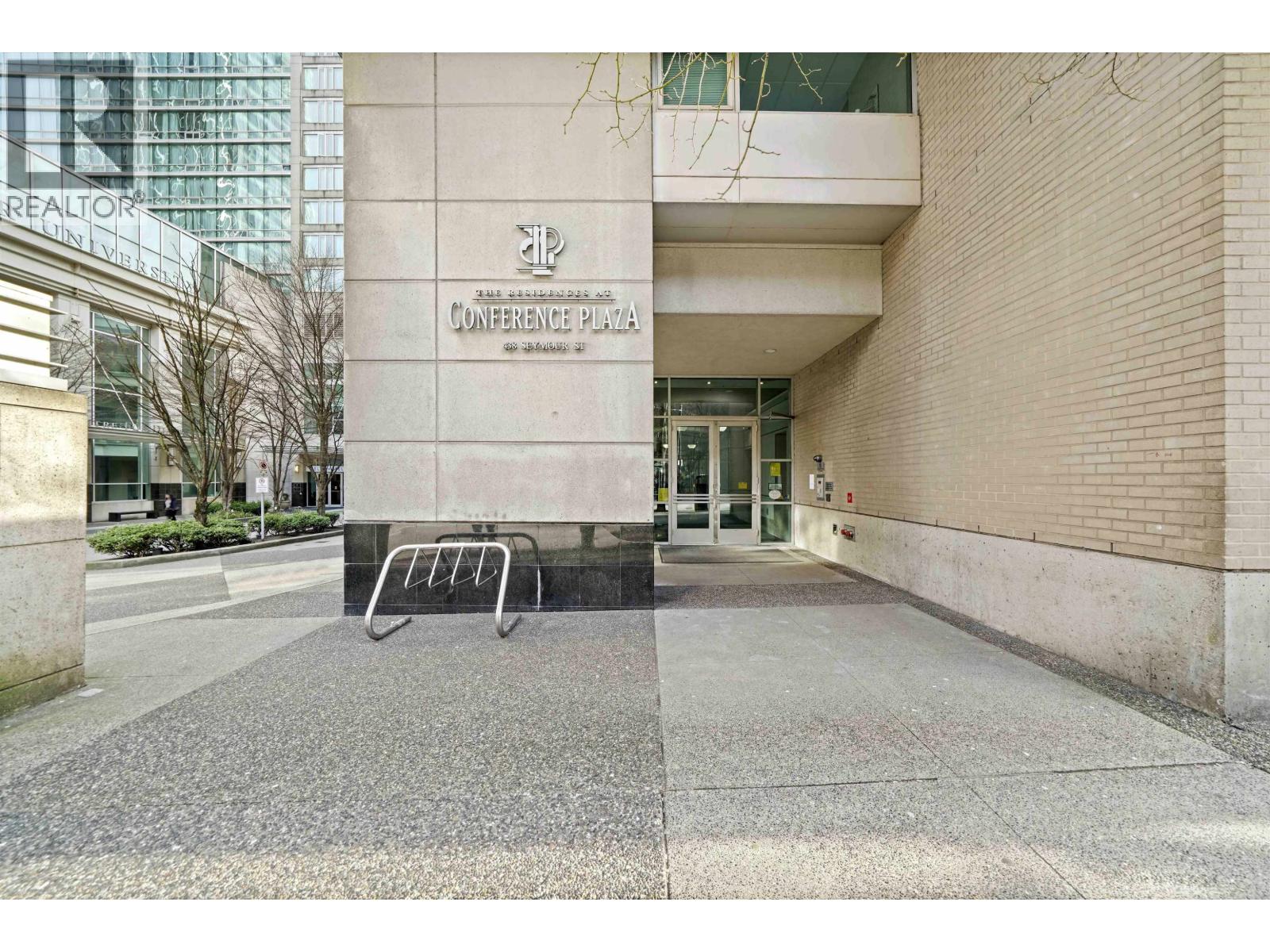 1709 438 SEYMOUR STREET