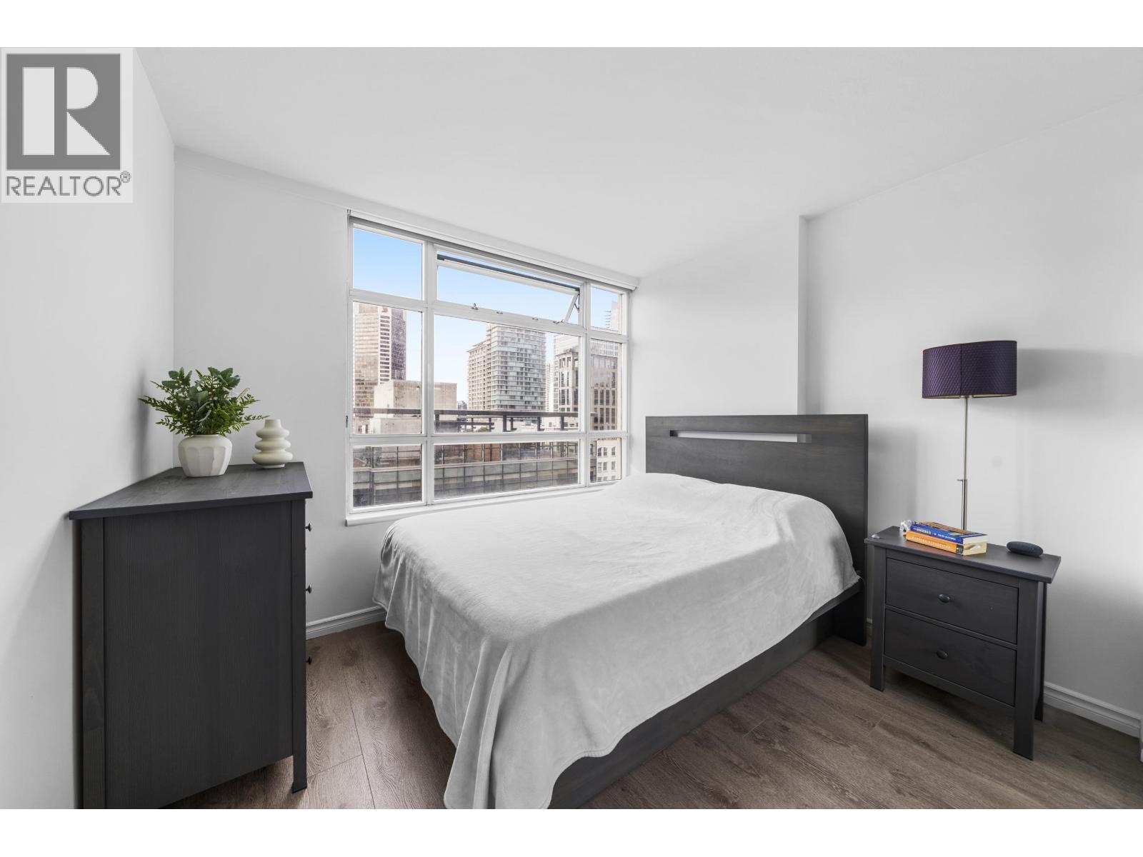 1709 438 SEYMOUR STREET