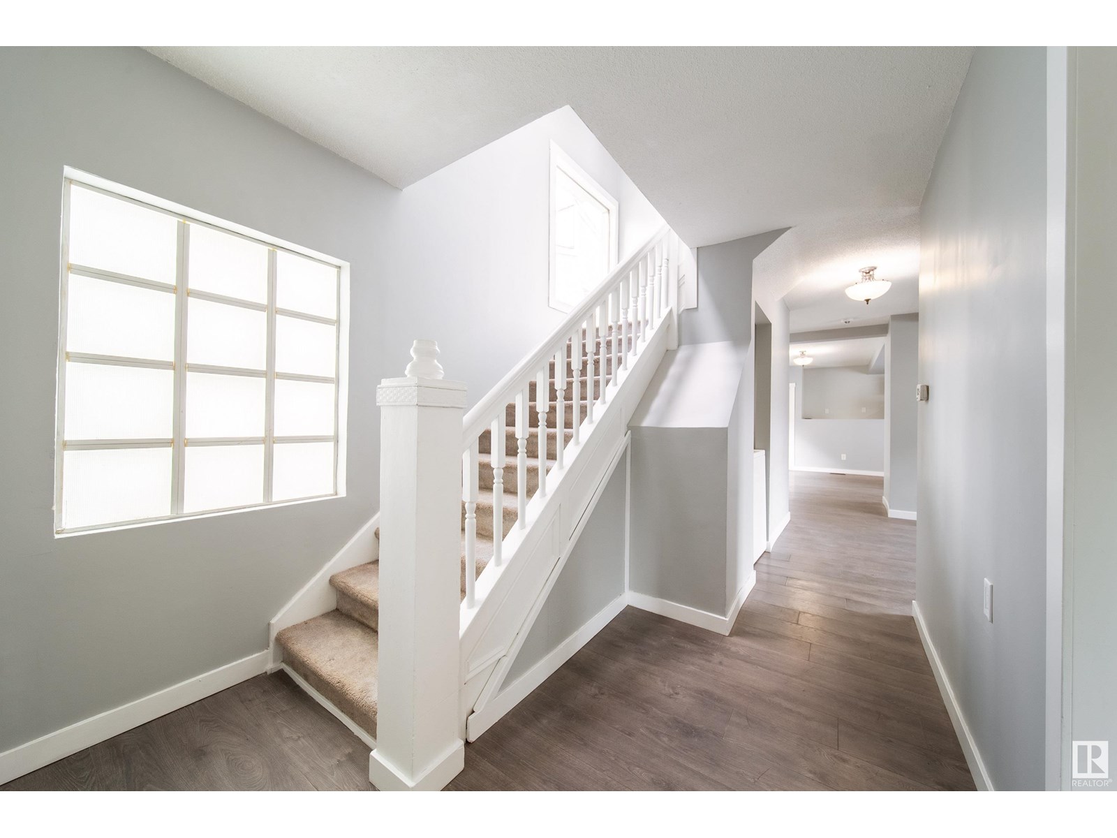 11908 77 ST NW