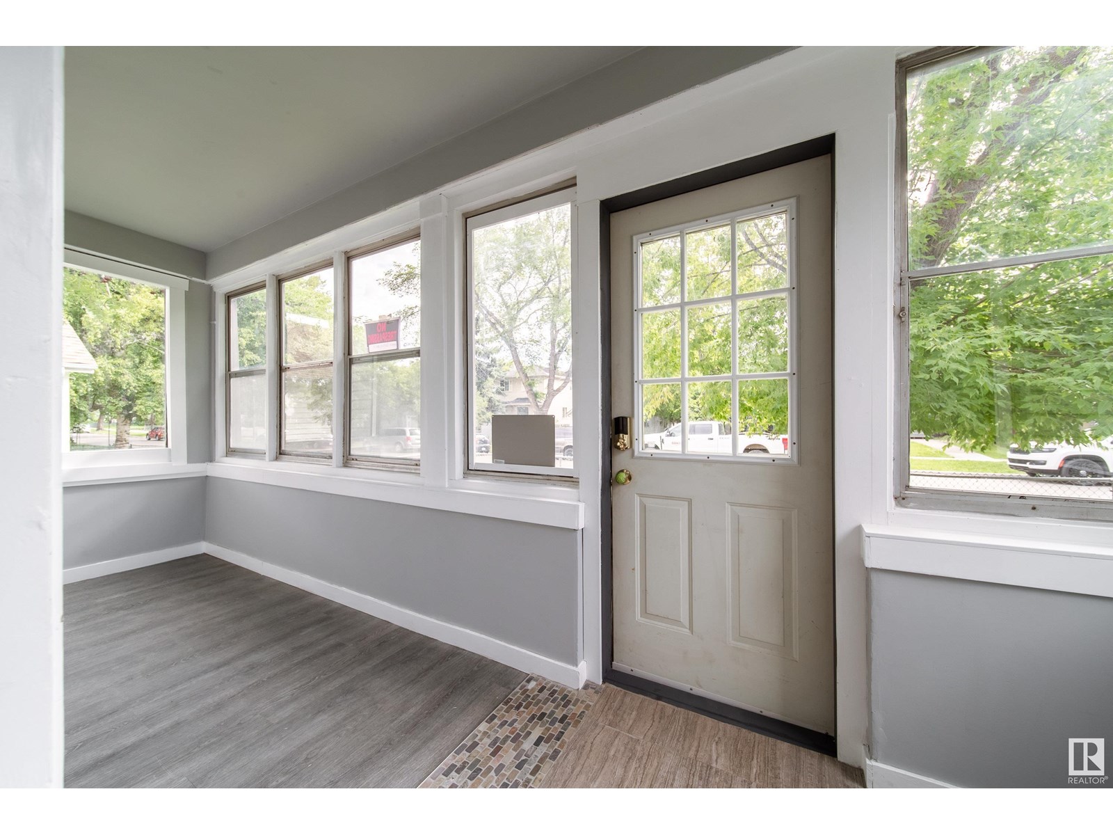 11908 77 ST NW
