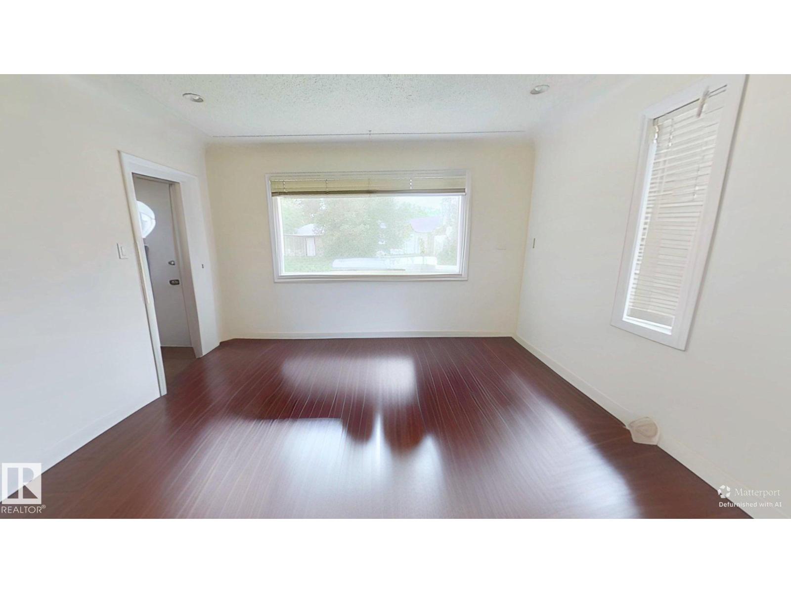 10627 76 AV NW