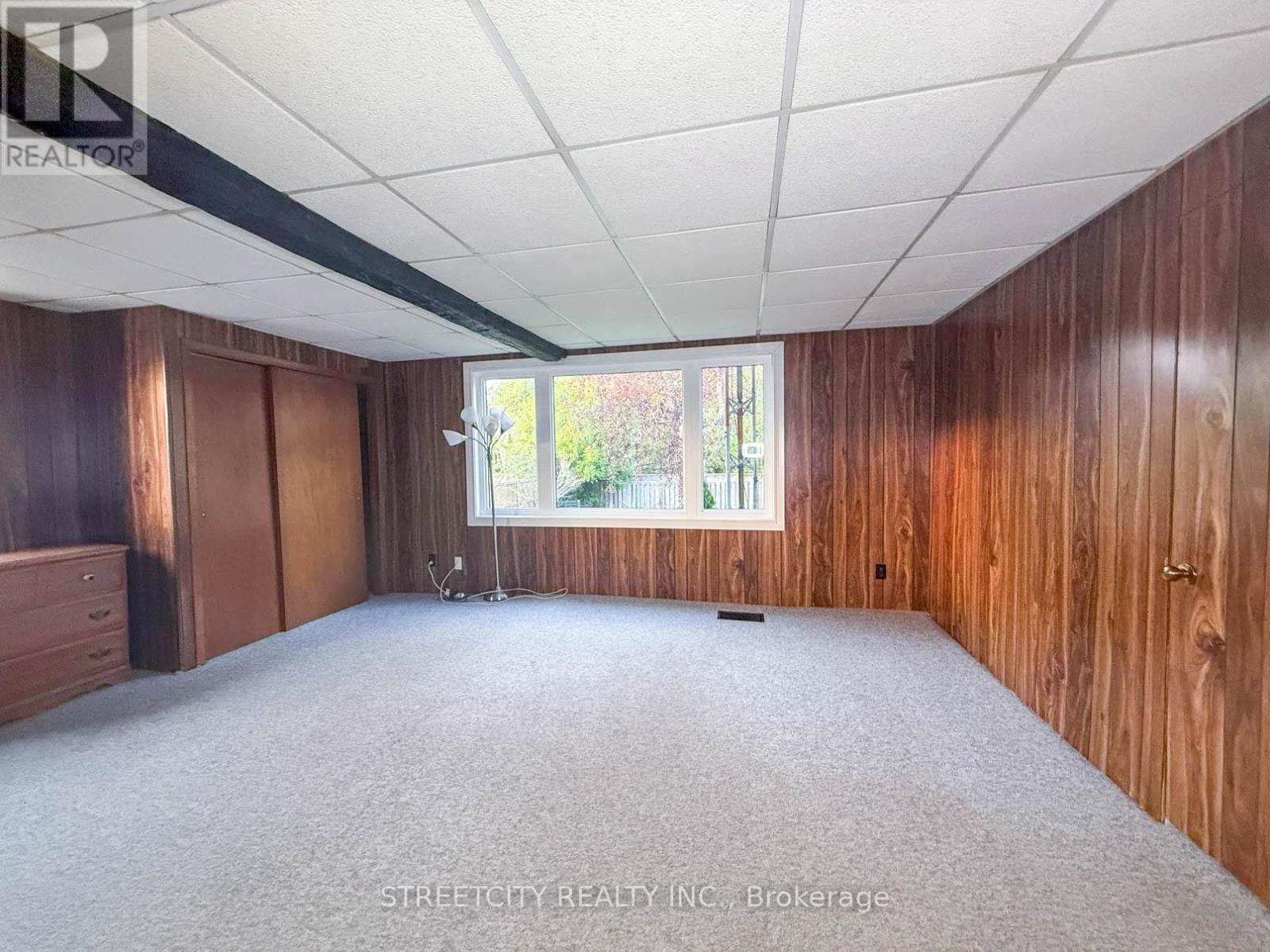 305 ST CLAIR STREET