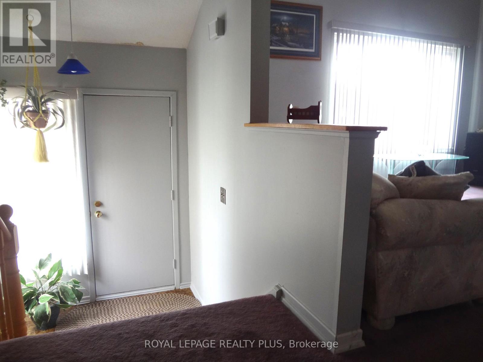 4170 TREETOP CRESCENT