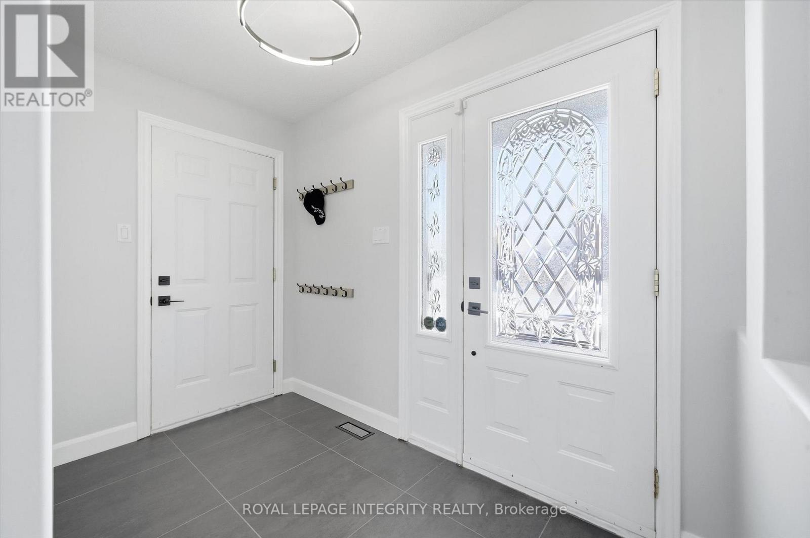 36 FRONTENAC BOULEVARD