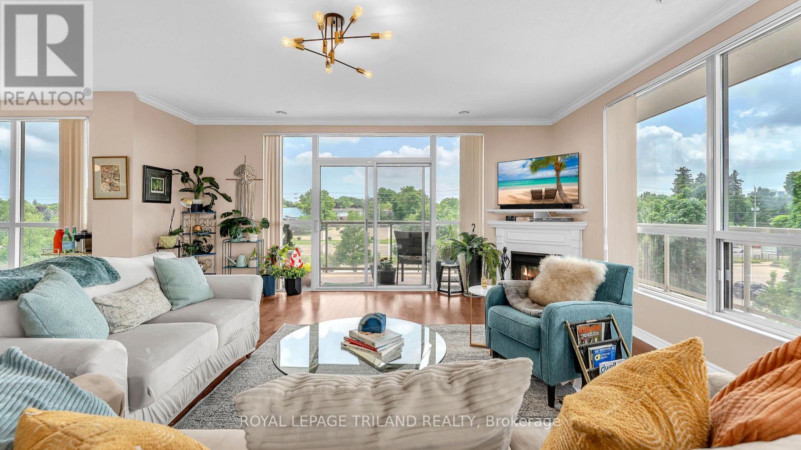 312 - 353 COMMISSIONERS ROAD W