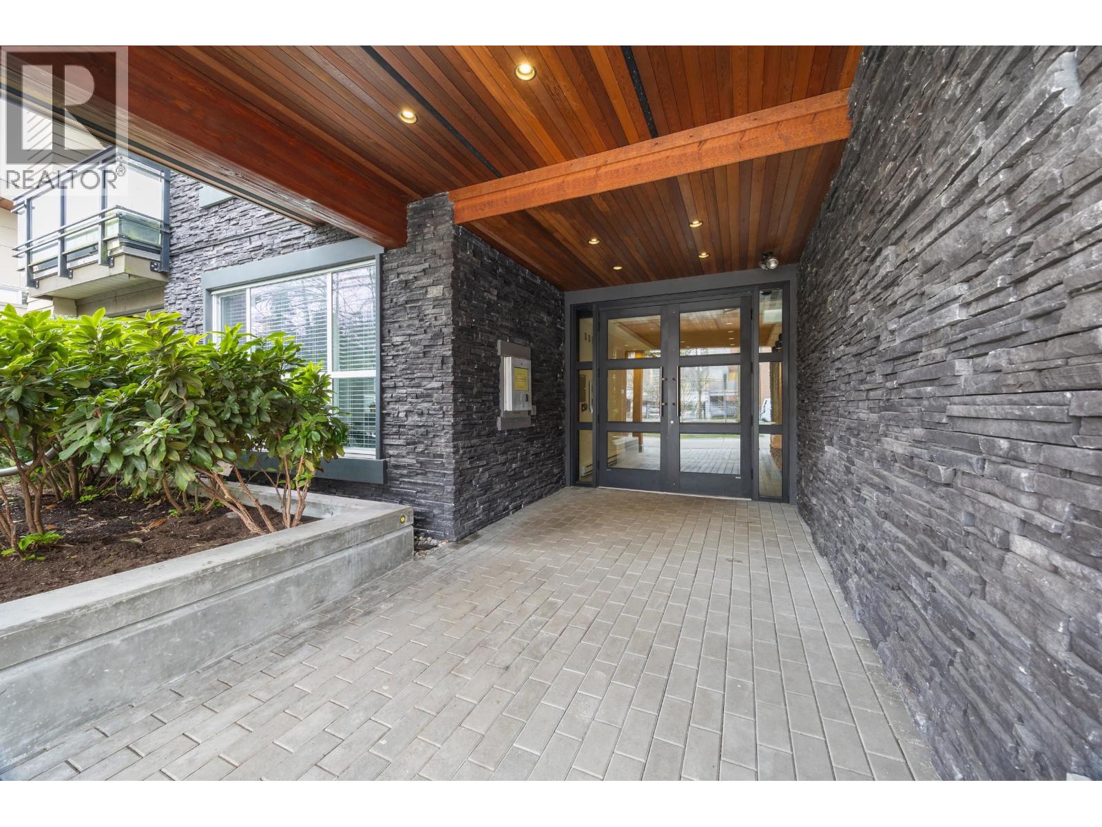 316 3205 MOUNTAIN HIGHWAY