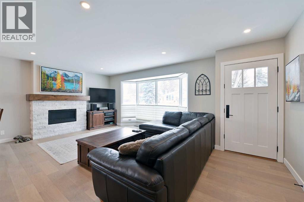 6427 Lombardy Crescent SW