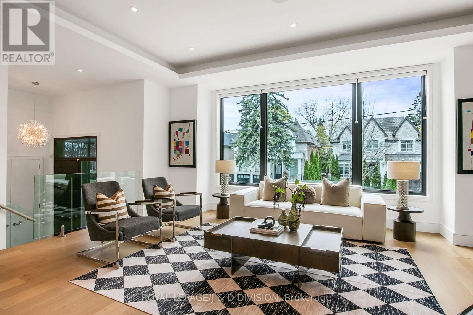 414 GLENGARRY AVENUE
