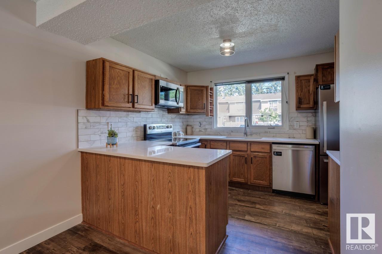 #47 3115 119 ST NW