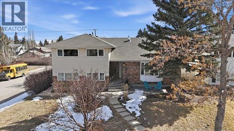 2804 49 Street SW Calgary AB T3E3Y2