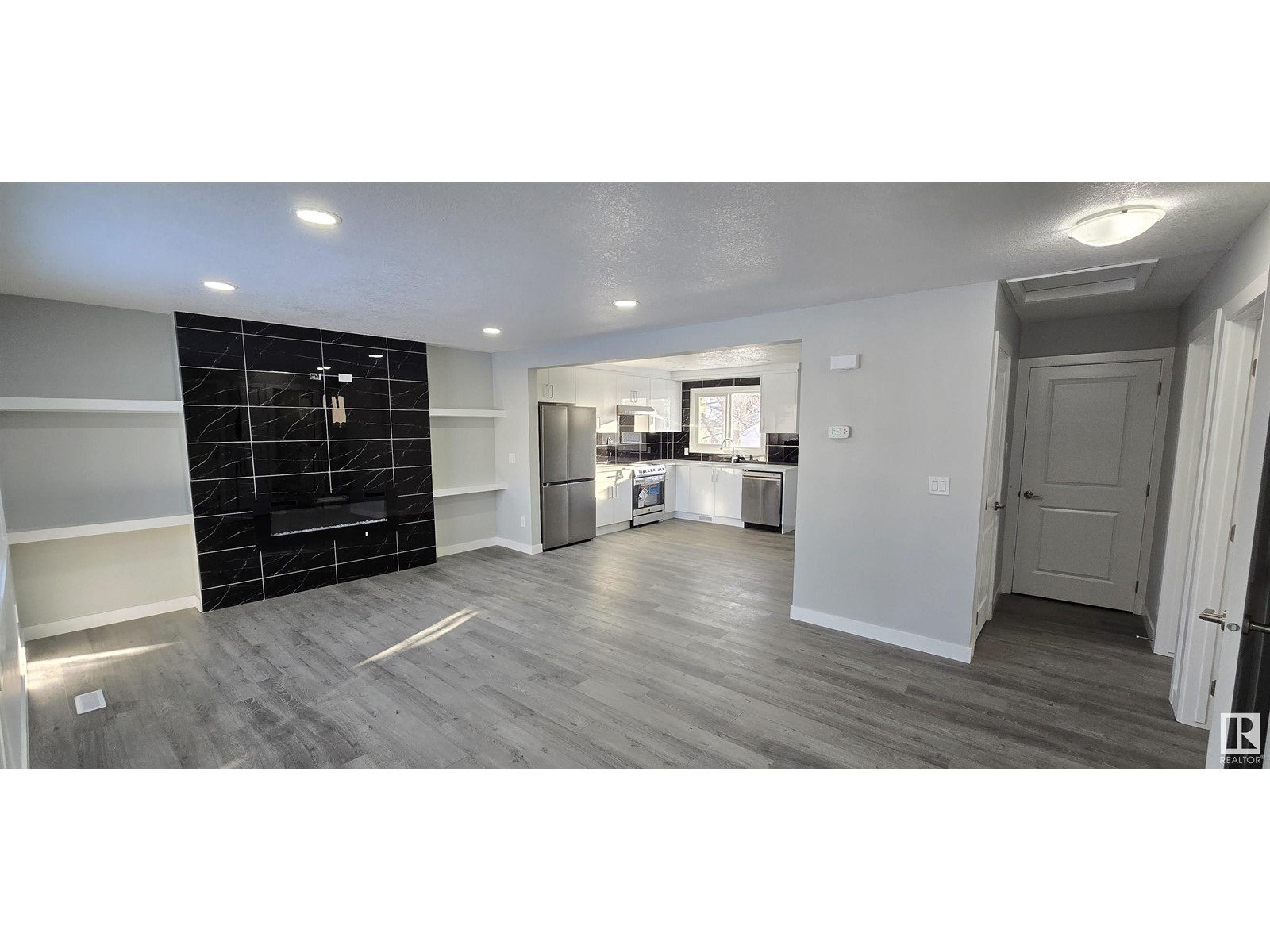 14807 95A ST NW