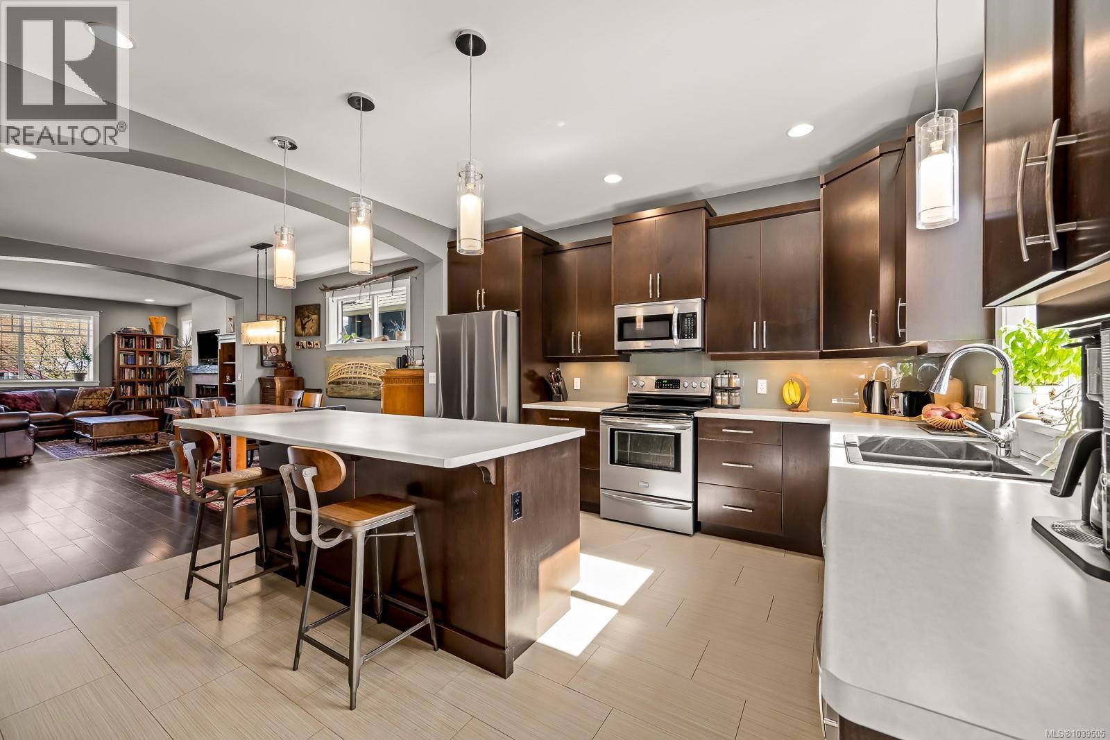 232 2nd St