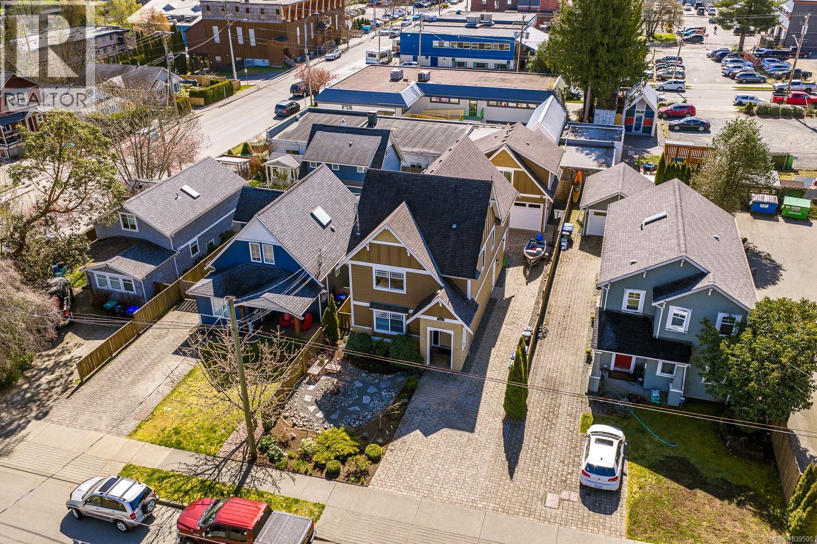 232 2nd St