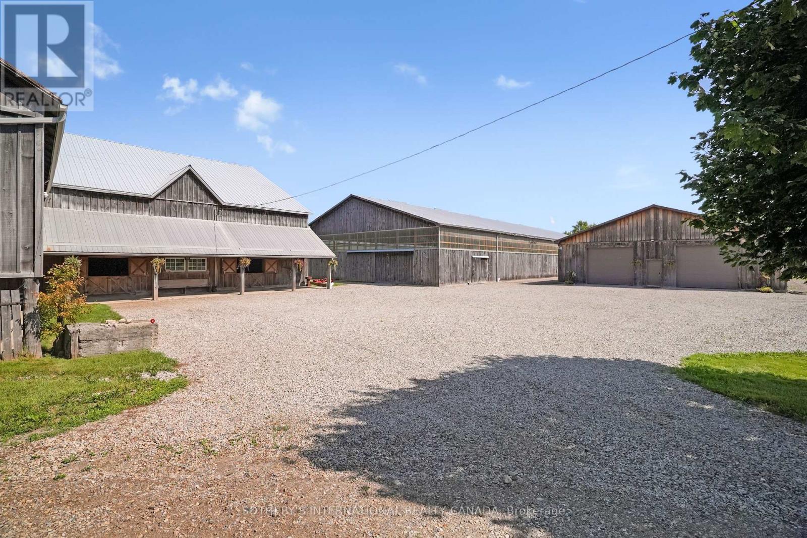 4085 VICTORIA ROAD S