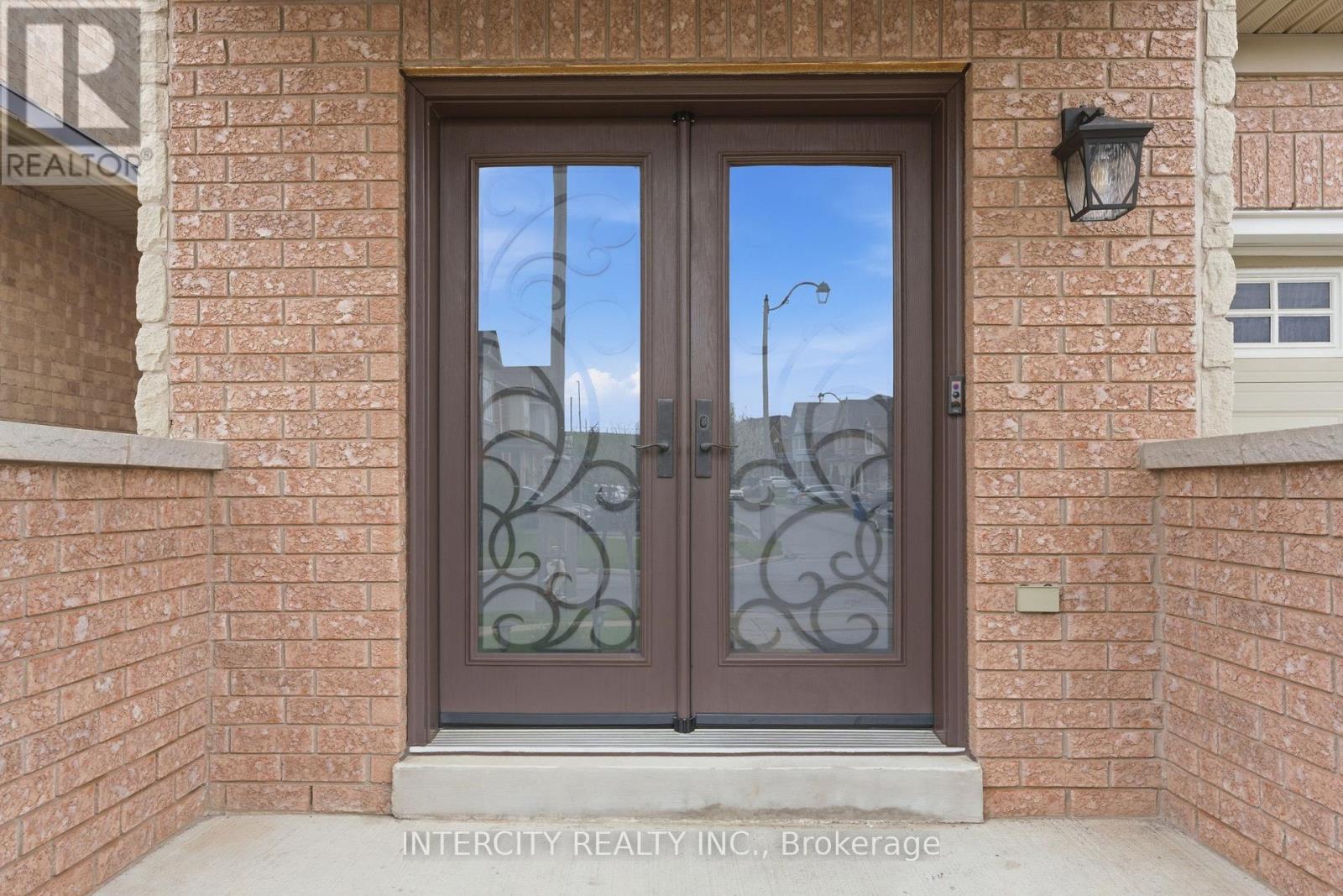 111 FANDANGO DRIVE