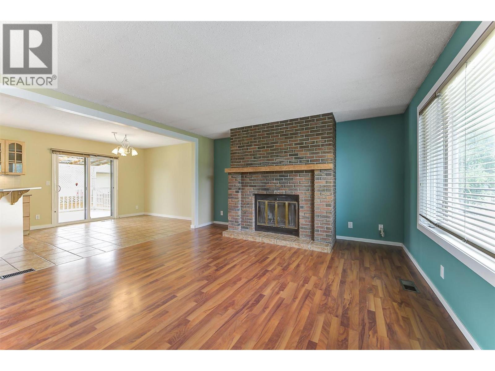 1392 Elm Street