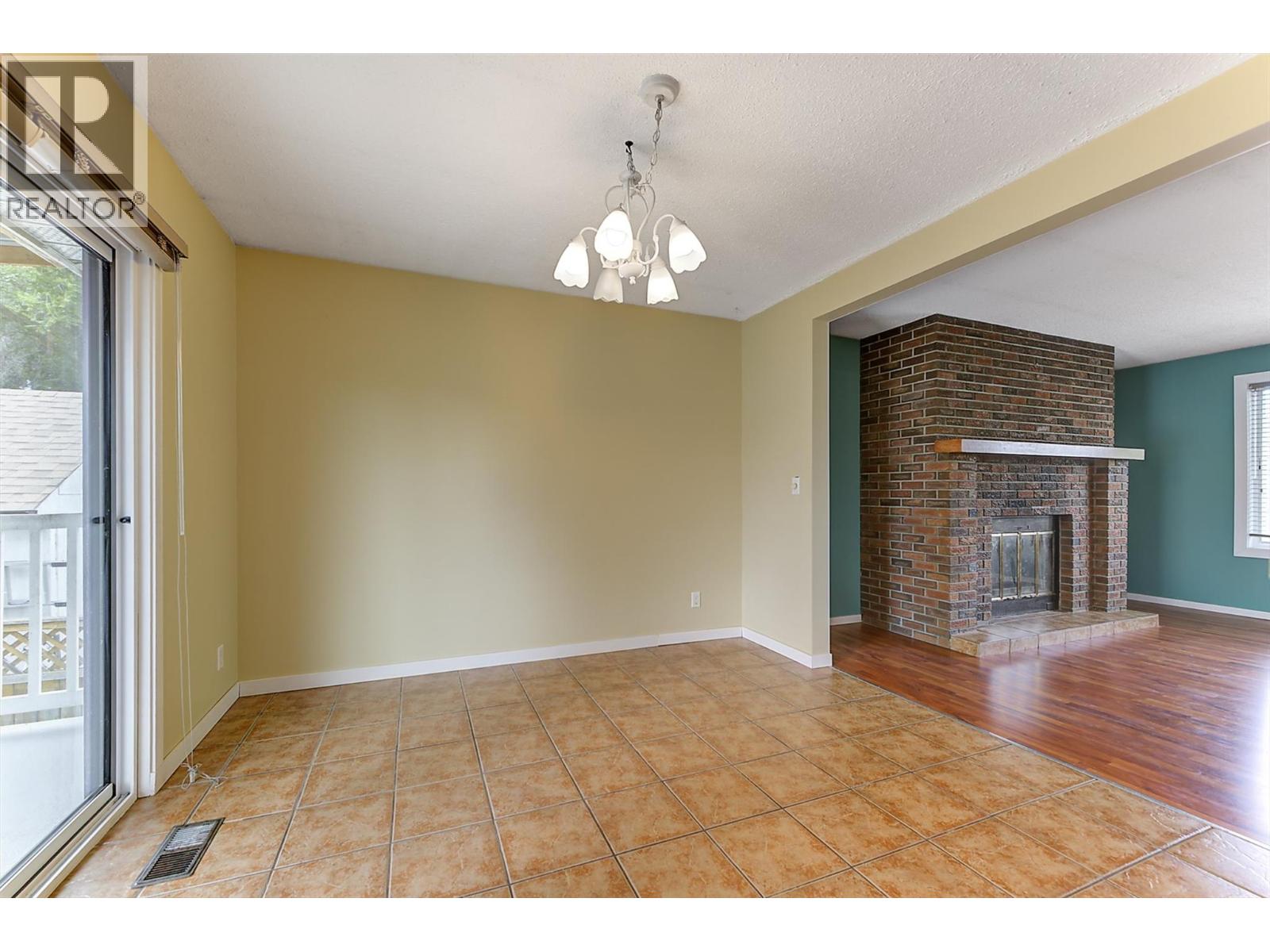 1392 Elm Street